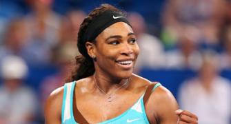 Hopman Cup: Serena Williams wins opener after coffee and bagel