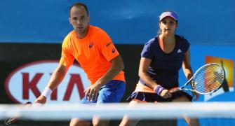 Sania-Soares enter Australian Open third round