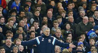 Mourinho fined for referee comments