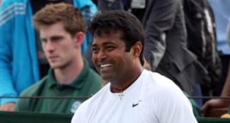Paes-Hingis race into mixed doubles quarters