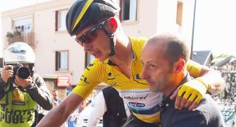 Tour de France: Froome takes lead; Martin crashes out