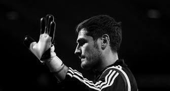 'C'est fini', says tearful Casillas as he quits Real Madrid