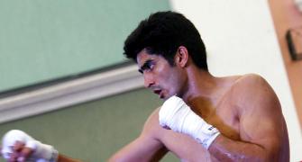 Vijender accepts Amir Khan's challenge to fight in India