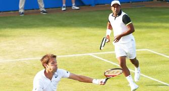 Queen's Club: Paes-Nestor sail into semifinal