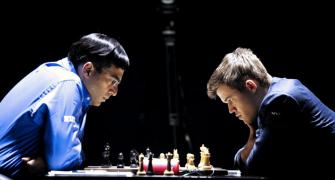 Anand crushes Carlsen, jumps to joint third in Norway Chess