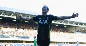 Kane strikes twice as Spurs sink struggling QPR