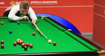White swamps Walden to clinch maiden snooker ranking title