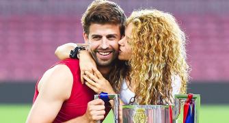 PHOTOS: Sexy Shakira and Pique's adorable PDA!