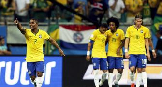 PHOTOS, World Cup qualifiers: Brazil crush Peru; Romania hold Italy