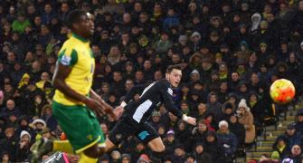 EPL PHOTOS: Norwich frustrate Arsenal; Spurs hold Chelsea
