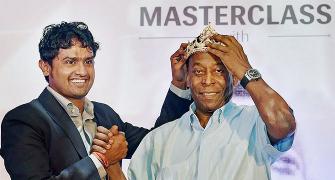 Hope to come back again, says Pele as he leaves Kolkata