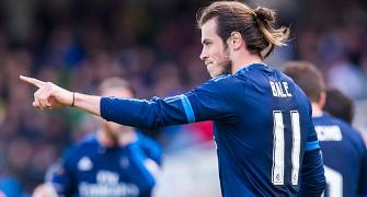 La Liga: Bale header keeps Real's title hopes burning