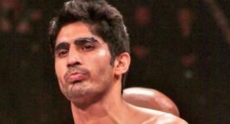 It's 5th straight win for Vijender; pummels Royer in longest bout so far