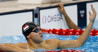Schooling denies Phelps a 23rd