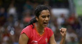Saina shocked; Sindhu, Srikanth keep badminton medal hopes alive