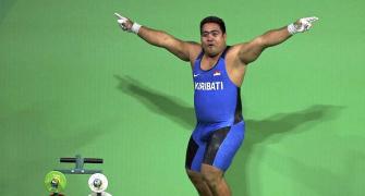 Kiribati weightlifter adopts unique style to spread message at Rio