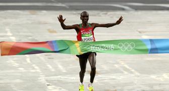 Kenya's Kipchoge triumphs in men's marathon