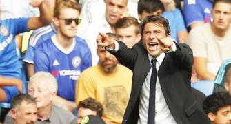 Conte wants Chelsea to 'keep last season in mind'
