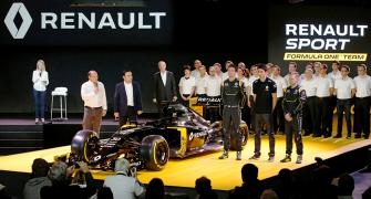 Magnussen returns in new-look Renault F1 team