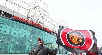 Man United to refund tickets if season abandoned