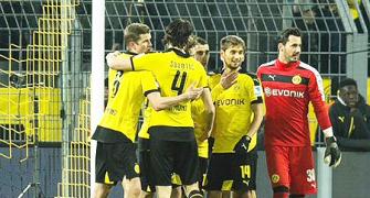 Bundesliga: Dortmund strike late to beat ten-man Hoffenheim