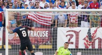 Copa America: U.S. win group after Costa Rica stun Colombia