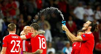 Euro: Wales thump Russia to top group, enter last sixteen