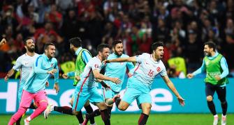 Euro: Turkey beat Czechs 2-0 to stay in last-16 contention