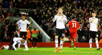 Scholes, Ferdinand slam Van Gaal after United's 'disastrous' night