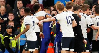 EPL PIX: Tottenham lose their heads and title chances