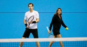 Murray splits with coach Mauresmo