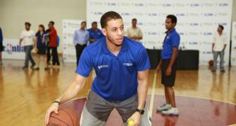 Meet Steph Curry's younger bro!