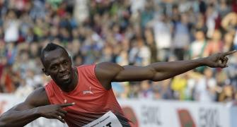 Bolt glides to easy victory in 100m in Ostrava