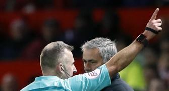 PHOTOS: Mourinho sent off on bad day for United; Arsenal win again