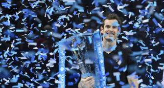Murray defeats Djokovic to end year as world No1