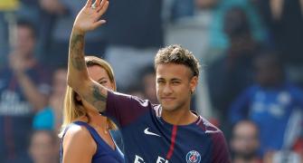 PIX: Neymar paraded in Paris