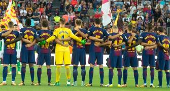 Watch FC Barcelona pay tribute to victims of terror attacks