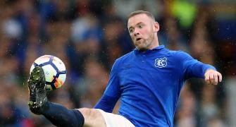 Rooney announces international retirement