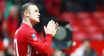 Manchester United's Rooney rejoins boyhood club Everton