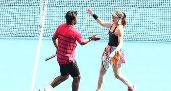 Indians at Australian Open: Paes-Hingis ease into quarters