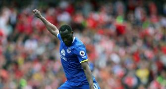 Manchester United agree fee for Everton's Lukaku