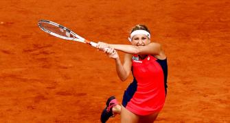Bacsinszky knocks out French favourite Mladenovic in Paris