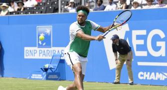 Kyrgios retires from Queen's; Tsonga advances