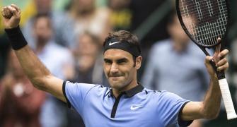Federer demolishes Zverev to win ninth Halle title