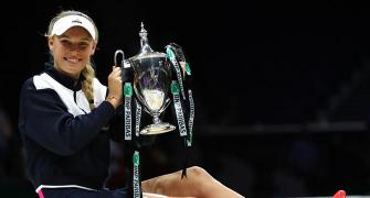 Wozniacki outclasses Venus to win WTA Finals title