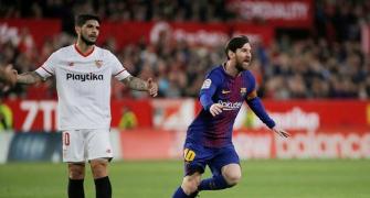 Soccer briefs: Messi to Barca's rescue; easy for Real Madrid
