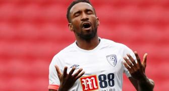 At 35, can Defoe rise in EPL scoring chart?