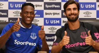 Transfer updates! Everton sign Barca's Mina and Gomes