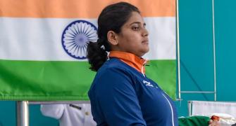 Indo-Pak athletes make peace at Asian Games