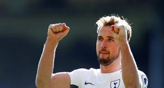 EPL PHOTOS: Late Kane header gives Tottenham victory at Palace